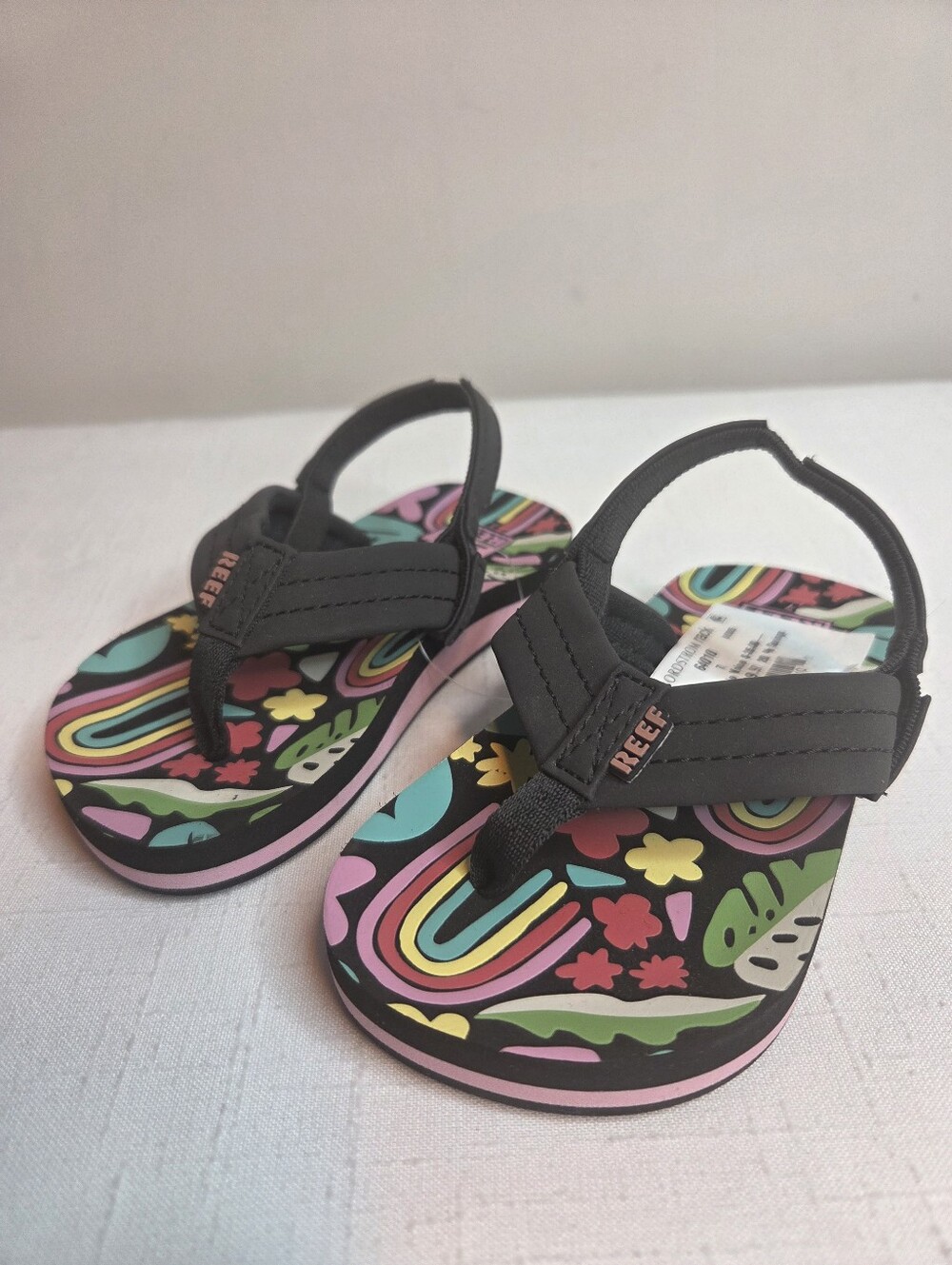 Reef Kids Black Sandals with Multicolor Pattern